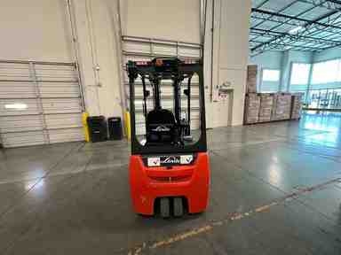 Used 2023 LINDE E18_346-20 Forklift – Electric Sit Down 3 Wheel, 3500 lb Capacity, 87” Mast, 474 Hours – $39909.00 – Anaheim - Thumbnail 2