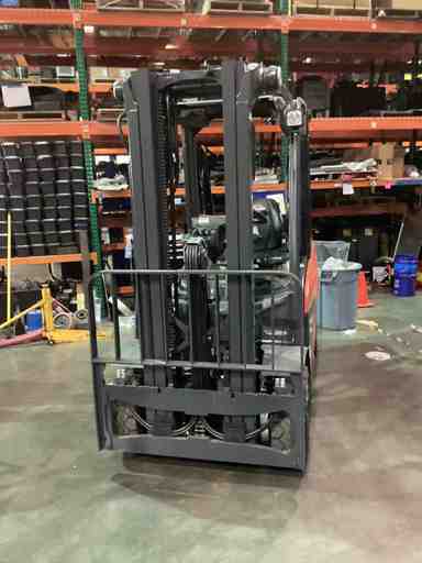 Used 2022 LINDE H30T_1202 Forklift – LPG Pneumatic, 6000 lb Capacity, 90” Mast, 5911 Hours – $29500.00 – Phoenix - Thumbnail 4