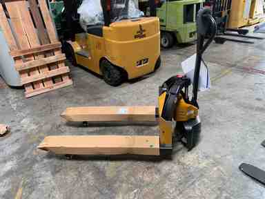 Used 2022 BIG JOE LPT-26 27X48 Forklift – Electric Pallet Jack (Lithium), 2500 lb Capacity, 3” Mast, 38 Hours – $2850.00 – Hawaii, Waipahu - Thumbnail 4
