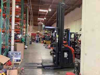 Used 2022 LINDE V15P_5215-WG Forklift – Electric Order Picker, 3000 lb Capacity, 150” Mast, 3159 Hours – $42500.00 – Anaheim - Thumbnail 4