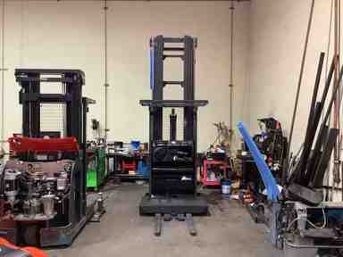 Used 2022 LINDE V15P_5215-WG Forklift – Electric Order Picker, 3000 lb Capacity, 150” Mast, 3159 Hours – $42500.00 – Anaheim - Thumbnail 1