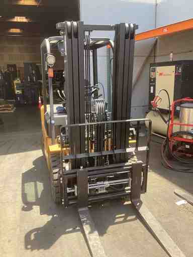 Used 2023 BIG JOE LPE-50_80V Forklift – Lithium Electric Pneumatic, 5000 lb Capacity, 87” Mast, 93 Hours – $38985.00 – Anaheim - Thumbnail 2