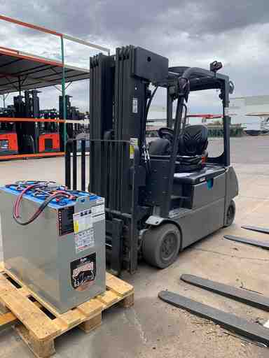 Used 2022 LINDE E204WC_346-20 Forklift – Electric Sit Down 4 Wheel, 4000 lb Capacity, 83” Mast, 2172 Hours – $27885.00 – Phoenix - Thumbnail 4