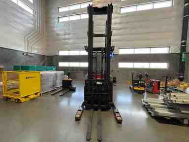 Used 2022 LINDE R22SX_5195 Forklift – Stand Up Reach, 4500 lb Capacity, 149” Mast, 3055 Hours – $34500.00 – Phoenix - Thumbnail 5