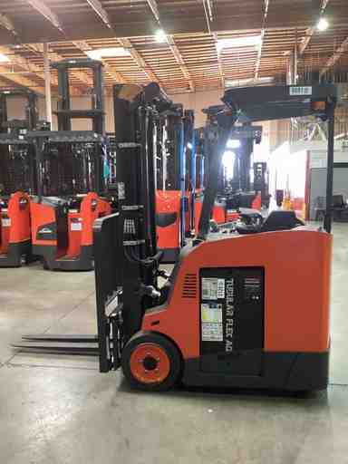 Used 2022 LINDE E18S_1346-20 Forklift – Electric Stand Up Counterbalance, 3500 lb Capacity, 91.5” Mast, 1555 Hours – $32500.00 – Hawaii, Waipahu - Thumbnail 1