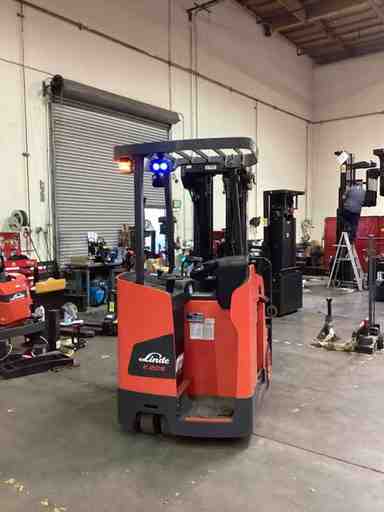 Used 2022 LINDE E20S_1346-20 Forklift – Electric Stand Up Counterbalance, 4000 lb Capacity, 89” Mast, 1733.5 Hours – $39500.00 – Anaheim - Thumbnail 2