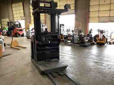 Used 2021 LINDE V15P_5215 Forklift – Electric Order Picker, 3000 lb Capacity, 107” Mast, 1841 Hours – $29500.00 – Anaheim - Thumbnail 3
