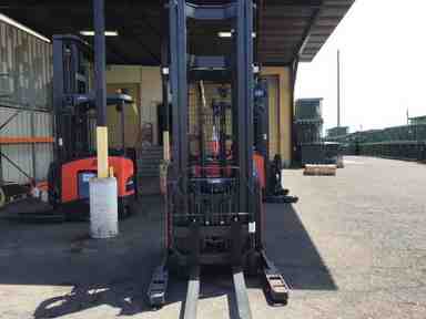 Used 2021  - 16.5" LINDE R22SX_5195 Forklift – Stand Up Reach, 4500 lb Capacity, 119” Mast, 3616 Hours – $29500.00 – Phoenix - Thumbnail 1