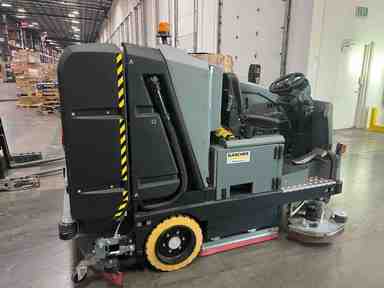 Used 2022 KARCHER B300R Forklift – Scrub-Utility,  lb Capacity, 70” Mast, 669 Hours – $49500.00 – Anaheim - Thumbnail 4