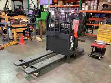 Demo 2022 LINDE EWR30_1101-02-27X48-PS Forklift – Rider Jack, 6000 lb Capacity, 3” Mast, 1.3 Hours – $14500.00 – Anaheim - Thumbnail 3