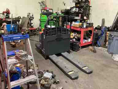 Used 2022 LINDE EWR30_1101-02-27X48 Forklift – Rider Jack, 6000 lb Capacity, 3” Mast, 513.9 Hours – $12500.00 – Anaheim - Thumbnail 2