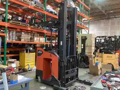 Used 2022 LINDE R22SX_5195 Forklift – Stand Up Reach, 4500 lb Capacity, 119” Mast, 1669 Hours – $41385.00 – Phoenix - Thumbnail 3