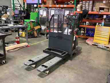 Demo 2022 LINDE EWR30_1101-02-27X48 Forklift – Rider Jack, 6000 lb Capacity, 3” Mast, 555 Hours – $9500.00 – Anaheim - Thumbnail 4