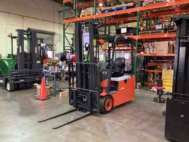 Used 2022 LINDE E18_346-20 Forklift – Electric Sit Down 3 Wheel, 3500 lb Capacity, 91” Mast, 3108 Hours – $27500.00 – Anaheim - Thumbnail 3