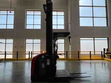 Used 2022 LINDE V15P_1355-WG Forklift – Electric Order Picker, 3000 lb Capacity, 156” Mast, 4213 Hours – $51800.00 – Anaheim - Thumbnail 1