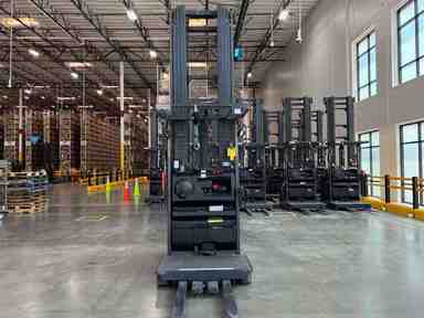 Used 2022 LINDE V15P_1355-WG Forklift – Electric Order Picker, 3000 lb Capacity, 156” Mast, 4213 Hours – $51800.00 – Anaheim - Thumbnail 3