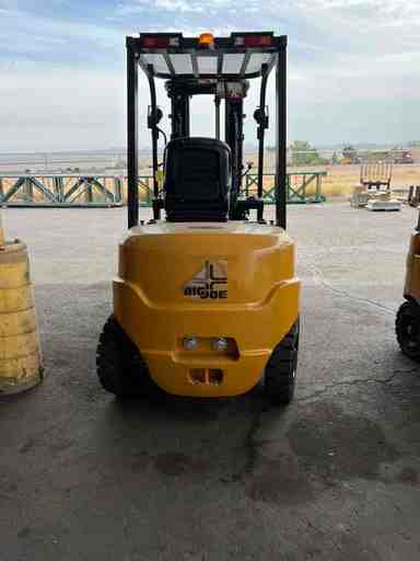 Used 2022 BIG JOE LPE-60_80V Forklift – Lithium Electric Pneumatic, 6000 lb Capacity, 88.5” Mast, 1070 Hours – $32500.00 – Phoenix - Thumbnail 1