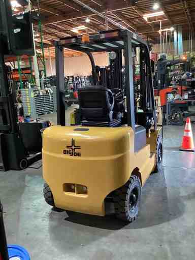 Demo 2023 BIG JOE LPE-50_80V Forklift – Lithium Electric Pneumatic, 5000 lb Capacity, 87” Mast, 205 Hours – $38985.00 – Anaheim - Thumbnail 2