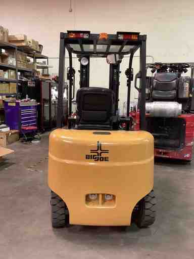 Used 2023 BIG JOE LPE-50_80V Forklift – Lithium Electric Pneumatic, 5000 lb Capacity, 87” Mast, 336 Hours – $38985.00 – Phoenix - Thumbnail 4