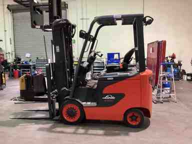 Used 2022 LINDE E25C_1347 Forklift – Electric Sit Down 4 Wheel, 5000 lb Capacity, 88” Mast, 3377.5 Hours – $22500.00 – Anaheim - Thumbnail 1