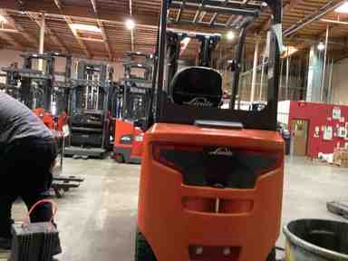 Used 2022 LINDE E25C_1347 Forklift – Electric Sit Down 4 Wheel, 5000 lb Capacity, 91” Mast, 1185.4 Hours – $69500.00 – Anaheim - Thumbnail 3