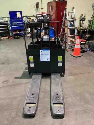 Used 2022 LINDE EWR30_1101-02-27X48 Forklift – Rider Jack, 6000 lb Capacity, 3” Mast, 124.6 Hours – $13500.00 – Anaheim - Thumbnail 4
