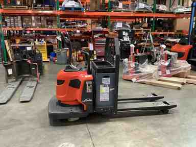 Used 2022 LINDE EWR30_1101-02-27X48-PS Forklift – Rider Jack, 6000 lb Capacity, 3” Mast, 983 Hours – $9905.60 – Phoenix - Thumbnail 4
