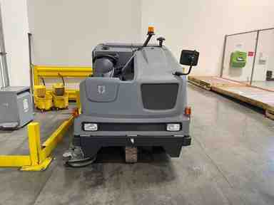 Used 2022 KARCHER B300R Forklift – Scrub-Utility,  lb Capacity, 70” Mast, 669 Hours – $49500.00 – Anaheim - Thumbnail 2