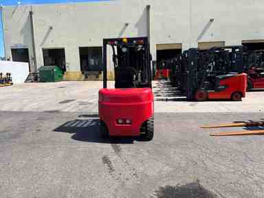 Used 2022 BIG JOE LPE-50_80V Forklift – Lithium Electric Pneumatic, 5000 lb Capacity, 87.5” Mast, 1630 Hours – $19500.00 – Phoenix - Thumbnail 3