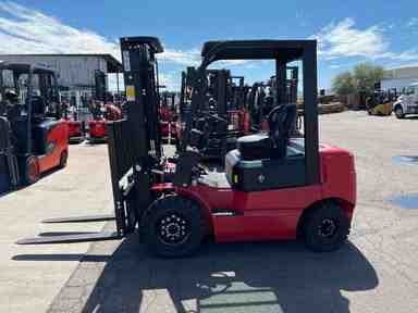 Used 2022 BIG JOE LPE-50_80V Forklift – Lithium Electric Pneumatic, 5000 lb Capacity, 87.5” Mast, 1630 Hours – $19500.00 – Phoenix - Thumbnail 4