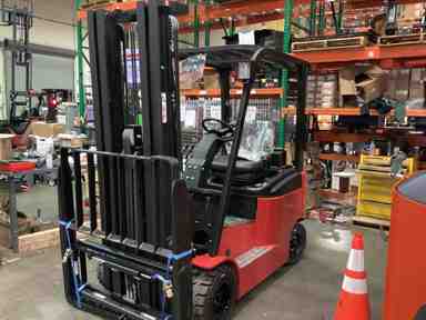 Used 2022 BIG JOE LXE-44 Forklift – Electric Sit Down 4 Wheel, 4400 lb Capacity, 86” Mast, 611 Hours – $44250.00 – Anaheim - Thumbnail 4