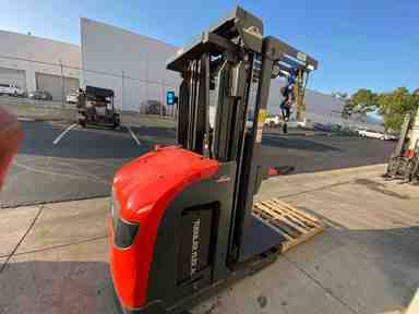 Used 2021 LINDE V15P_5215 Forklift – Electric Order Picker, 3000 lb Capacity, 97” Mast, 3682 Hours – $26500.00 – Las Vegas - Thumbnail 5