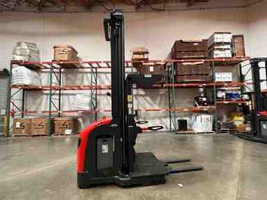 Used 2022 LINDE V15P_5215-WG Forklift – Electric Order Picker, 3000 lb Capacity, 150” Mast, 2908 Hours – $42500.00 – Anaheim - Thumbnail 2