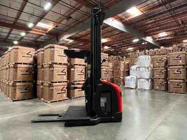 Used 2022 LINDE V15P_5215-WG Forklift – Electric Order Picker, 3000 lb Capacity, 150” Mast, 2908 Hours – $42500.00 – Anaheim - Thumbnail 4