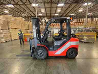 Used 2022 BAOLI KBG25_6010 Forklift – LPG Pneumatic, 5000 lb Capacity, 86” Mast, 417 Hours – $38250.00 – Phoenix - Thumbnail 3