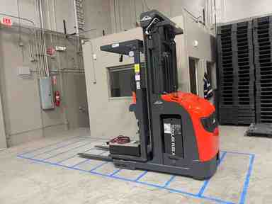 Used 2021 LINDE V15P_5215 Forklift – Electric Order Picker, 3000 lb Capacity, 107” Mast, 1338 Hours – $27500.00 – Salt Lake City - Thumbnail 1