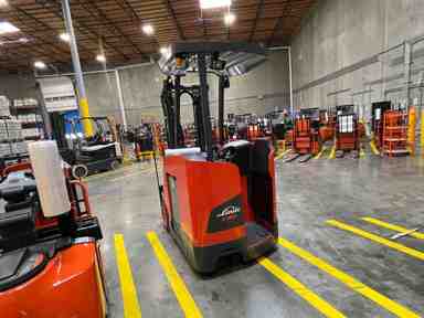 Used 2022 LINDE E18S_1346-20 Forklift – Electric Stand Up Counterbalance, 3500 lb Capacity, 84” Mast, 542 Hours – $32500.00 – Phoenix - Thumbnail 3