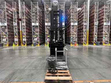 Used 2021 LINDE V15P_1355-WG Forklift – Electric Order Picker, 3000 lb Capacity, 155” Mast, 2407 Hours – $53850.00 – Las Vegas - Thumbnail 2