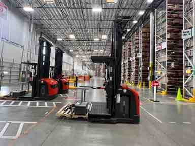 Used 2021 LINDE V15P_1355-WG Forklift – Electric Order Picker, 3000 lb Capacity, 156” Mast, 6151 Hours – $53850.00 – Anaheim - Thumbnail 4