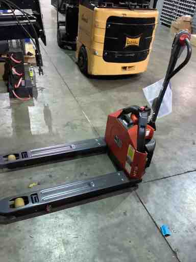 Used 2021 LINDE V15P_5215 Forklift – Electric Order Picker, 3000 lb Capacity, 119” Mast, 1938 Hours – $39850.00 – Anaheim - Thumbnail 3