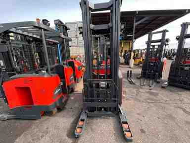 Used 2022 LINDE R17SX_5195 Forklift – Stand Up Reach, 3500 lb Capacity, 113” Mast, 1510 Hours – $39500.00 – Phoenix - Thumbnail 3