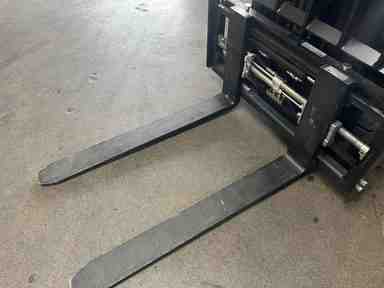 Used 2022 BIG JOE LXE-44 Forklift – Electric Sit Down 4 Wheel, 4400 lb Capacity, 83” Mast, 1048 Hours – $25250.00 – Las Vegas - Thumbnail 2