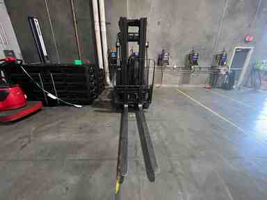 Used 2022 LINDE E25C_1347-FT Forklift – Electric Sit Down 4 Wheel, 5000 lb Capacity, 91” Mast, 661 Hours – $47400.00 – Anaheim - Thumbnail 5