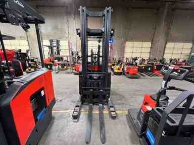 Used 2022 LINDE R17SX_5195 Forklift – Stand Up Reach, 3500 lb Capacity, 113” Mast, 783.7 Hours – $34500.00 – Phoenix - Thumbnail 4