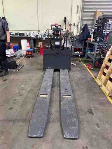 New 2022 LINDE EWR40_1101-02-27X96-PS Forklift – Double Rider Jack, 8000 lb Capacity, 3” Mast, 1 Hours – $18650.00 – Anaheim - Thumbnail 3