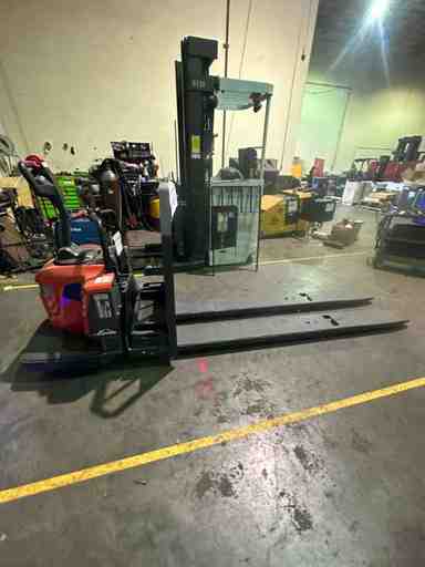 New 2022 LINDE EWR40_1101-02-27X96-PS Forklift – Double Rider Jack, 4000 lb Capacity, 3” Mast, 626.3 Hours – $18650.00 – Anaheim - Thumbnail 4