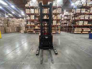 Used 2022 LINDE R17SX_5195 Forklift – Stand Up Reach, 3500 lb Capacity, 131” Mast, 1041.1 Hours – $35000.00 – Anaheim - Thumbnail 1