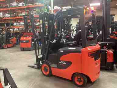 Used 2022 LINDE E25C_1347 Forklift – Electric Sit Down 4 Wheel, 5000 lb Capacity, 91” Mast, 61.6 Hours – $49225.00 – Anaheim - Thumbnail 2