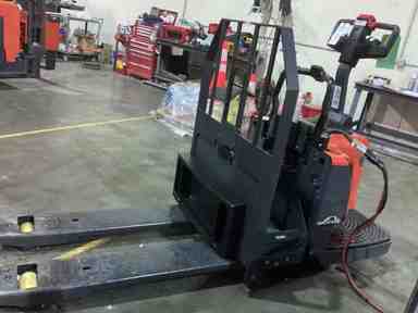 Demo 2022 LINDE EWR30_1101-02-27X48-PS Forklift – Rider Jack, 6000 lb Capacity, 3” Mast, 682.1 Hours – $14500.00 – Anaheim - Thumbnail 3