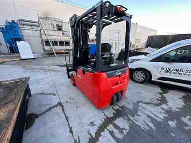 Used 2022 LINDE E20_346-20 Forklift – Electric Sit Down 3 Wheel, 4000 lb Capacity, 89” Mast, 490 Hours – $44500.00 – Anaheim - Thumbnail 2